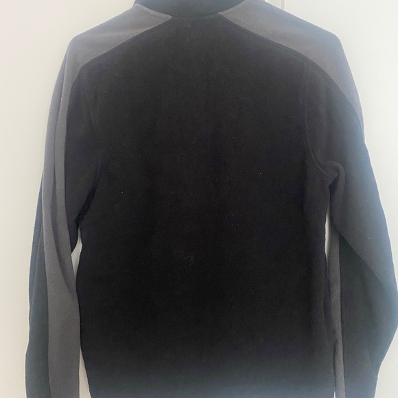 Fleece TEK GEAR Top Fits Size S Boys 12-14 - Picture 2 of 3